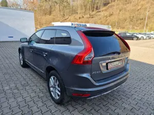 Volvo XC60 Summum 2WD AHK-LEDER-18"ALU-SERVICE NEU Bild 4