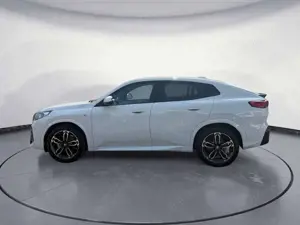 BMW X2 sDrive20d Steptronic M SPORT Driving Assistan Bild 2