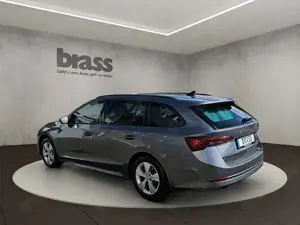 Skoda Octavia Combi 2.0 TDI Ambition Bild 3