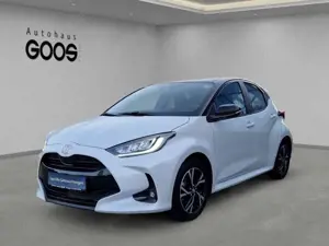 Toyota Yaris Hybrid BlackWhite LED Apple CarPlay Android Auto
