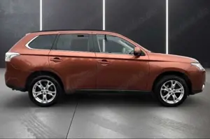 Mitsubishi Outlander 2.2 DI-D 4WD Automatik Instyle