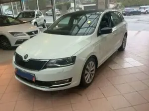 Skoda Rapid/Spaceback Spaceback Xenon+Navi+Sitzhzg+Panoramad.