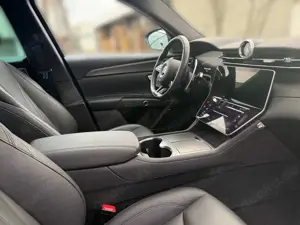 Maserati Grecale GT Hybrid AWD *PANO|360|4xSHZ|VOLL-LED* Bild 4