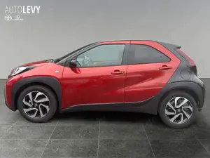 Toyota Aygo X 1.0 Teamplayer *NAVI*SHZ*CARPLAY* Bild 3