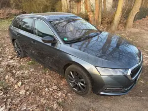 Skoda Octavia Octavia Combi 1.4 TSI iV DSG First Edition