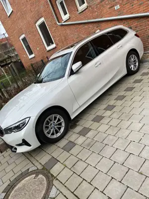BMW 320 320i Touring Aut. Sport Line