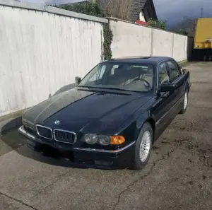 BMW 740 BMW 740i E38 – Oxford-Grün – Japan Reimport