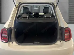 Fiat 500e Komfort-Paket Kamera Keyless CarPlay Klimaautom Bild 5