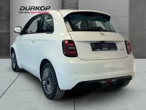 Fiat 500e Komfort-Paket Kamera Keyless CarPlay Klimaautom Bild 3