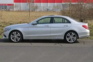 Mercedes-Benz C 220 d *Avantgarde/Leder/Kamera/ILS/GSD/18'/AHK* Bild 4