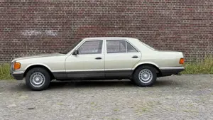 Mercedes-Benz 380 SE W126 Neuwertig Scheckheft bei MB 8-Zylinder Automatik Bild 2