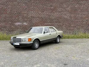 Mercedes-Benz 380 SE W126 Neuwertig Scheckheft bei MB 8-Zylinder Automatik