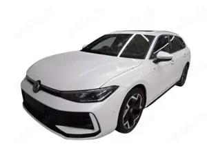 Volkswagen Passat Variant 2,0 TDI R-Line Matrix AHK Stdhzg Bild 2