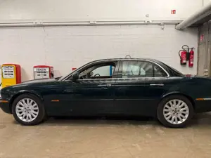 Jaguar XJ8