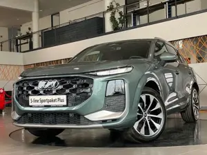 Audi Q3 TFSI S-line+ TechPlus-Paket Pano Kam LED+ ACC