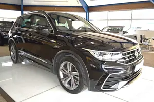 Volkswagen Tiguan R-Line AUTOMATIK / XENON / NAVI / PDC Bild 2