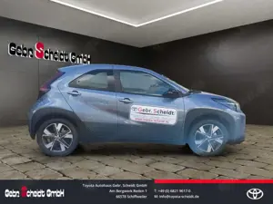 Toyota Aygo X Hybrid Active Sitzheizung Rückfahrkamera Apple Car Bild 5