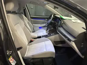 Volkswagen Golf Variant VIII Style *NAVI*LED*CarPlay*MASSAGE*