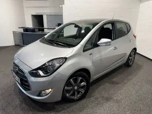 Hyundai iX20 AUTOM.PANORAMA NAVI+CAM KLIMA WINTERRÄDER