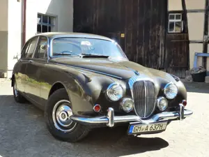 Daimler Others V8250