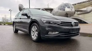 Volkswagen Passat Variant Business 4Motion LED/Automatik