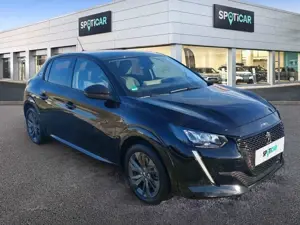 Peugeot e-208 Allure Pack 136 Bild 2