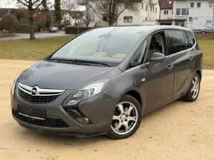 Opel Zafira Tourer 2.0 CDTI Automatik Panoramadach | TÜV 10/2027 Bild 2