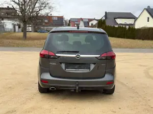 Opel Zafira Tourer 2.0 CDTI Automatik Panoramadach | TÜV 10/2027 Bild 5