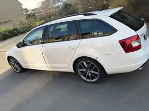 Skoda Octavia Combi 2.0 TDI (Green tec) DSG RS VB( Bild 4