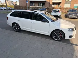 Skoda Octavia Combi 2.0 TDI (Green tec) DSG RS VB( Bild 5