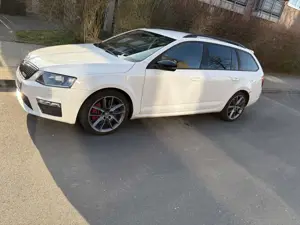 Skoda Octavia Combi 2.0 TDI (Green tec) DSG RS VB( Bild 3