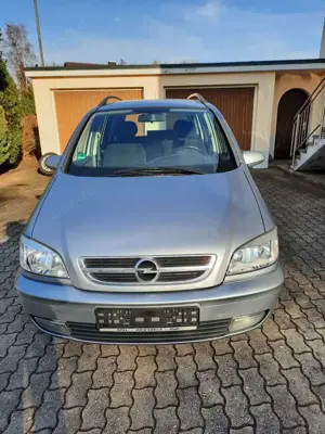Opel Zafira Zafira 1.8 Elegance Bild 2