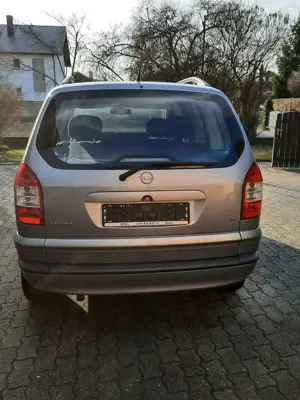 Opel Zafira Zafira 1.8 Elegance Bild 3