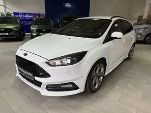 Ford Focus Turnier ST 250PS