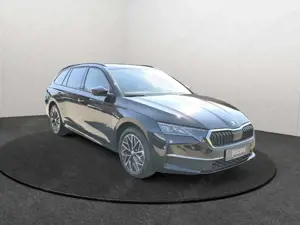 Skoda Octavia Combi 2.0TDI DSG Selection Matrix STHZ Navi HUD 36 Bild 3