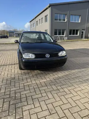 Volkswagen Golf 1.9 TDI Highline Tüv 10/27
