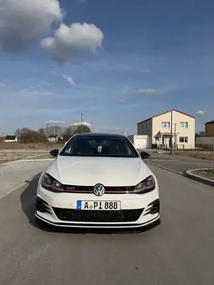 Volkswagen Golf GTI 2.0 TSI OPF DSG Performance