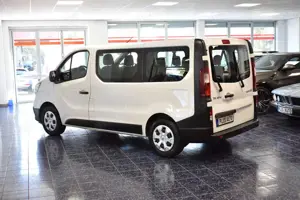 Renault Trafic 2,0 dCi L1H1 3,0t 9-Sitze Navi PDC Tempom