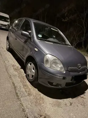 Toyota Yaris 1.0 Edition Bild 2