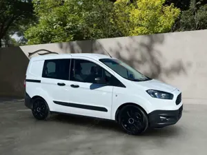 Ford Transit Courier /5 Sitzer/2x Schiebetür