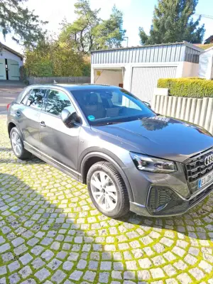 Audi Q2 S Line 35 TFSI S tronic mit AHK, Matrix, Ledersitze