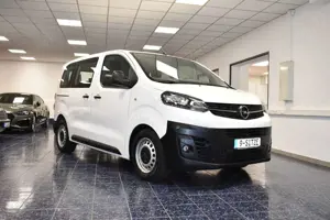 Opel Vivaro S 9-Sitze Navi Klima Temp PDC 1-Hand