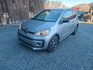 Volkswagen up! Active