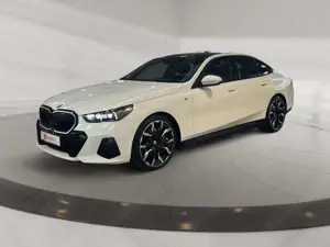 BMW 520 d M Sport Carbon+Fahrassist+AHK+HUD+Pano+Wide Bild 2