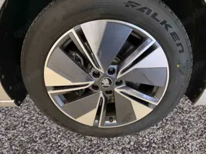 Skoda Enyaq 85x *AHK*WÄRME*PANO*LED*NAV*R-CAM*SHZ*ACC* Bild 4