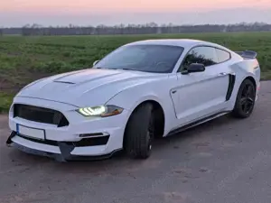 Ford Mustang 2.3L Ecoboost, US-Modell, Shelby-GT350 Optik Bild 4
