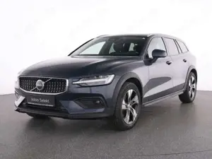 Volvo V60 Cross Country B5 AWD  Plus+LICHTPAK+PANO+RFK Bild 2