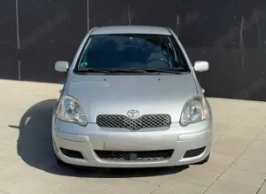 Toyota Yaris 1.3 Sol *KLIMA*5-TÜRER*8-FACHBEREIFT* Bild 3