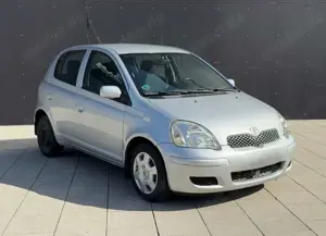 Toyota Yaris 1.3 Sol *KLIMA*5-TÜRER*8-FACHBEREIFT* Bild 4