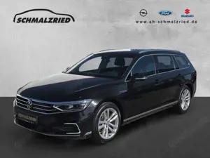 Volkswagen Passat Variant GTE StandHZG AHK-klappbar Navi Leder Massa